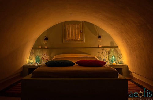 Perissa House | Aeolis Santorini