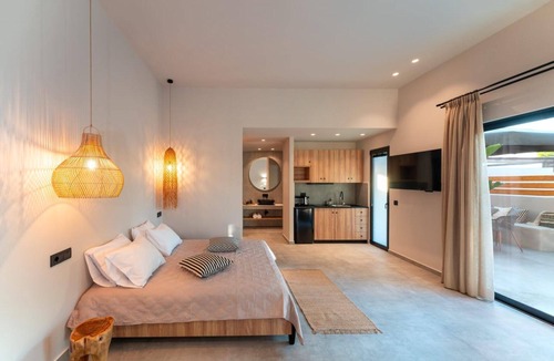 Ixia Hotel | Afesou Suites Helios, Suites