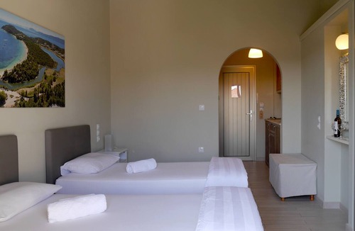 Koukounaries House | Aggelos Studio
