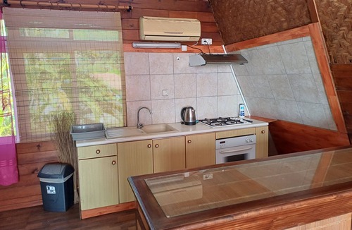 Mahina Apartment | AHONU BEACH STUDIO - Garden and sea