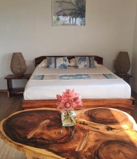 Cook's Bay Apartment | Aimeho Bungalow