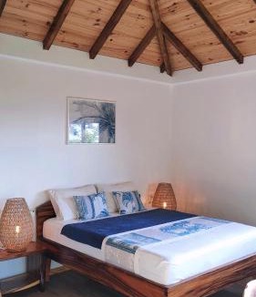 Cook's Bay Apartment | Aimeho Bungalow