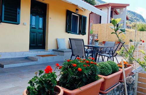 Eleios-Pronnoi House | ainos cottage