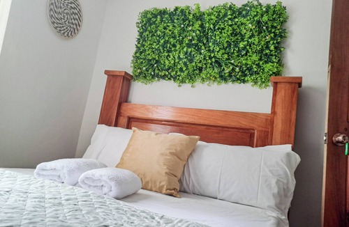 Los Patos Apartment | Air-conditioned tropical room