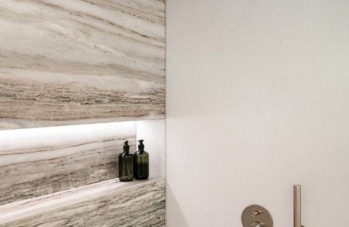 Plaka Villa | Akron House