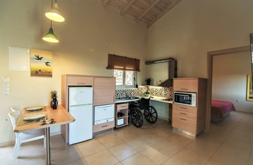 Agia Hotel | Aksos suites Accessible Accommodation