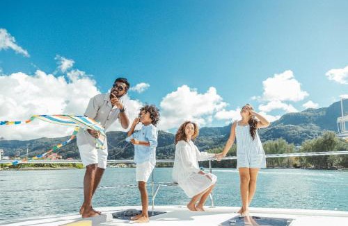 Eden Island Boat Rental | Akula Catamaran - N4 Charters Seychelles