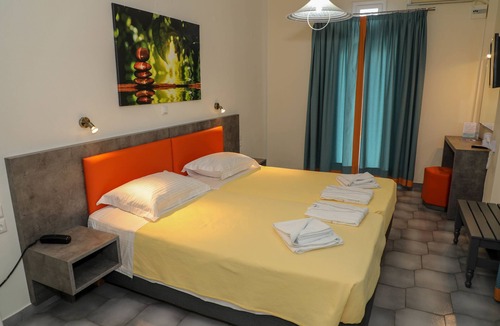 Karterados Hotel | Albatros Hotel