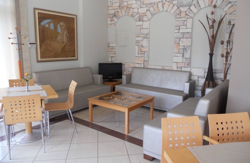 Stavros House | Alexander Inn