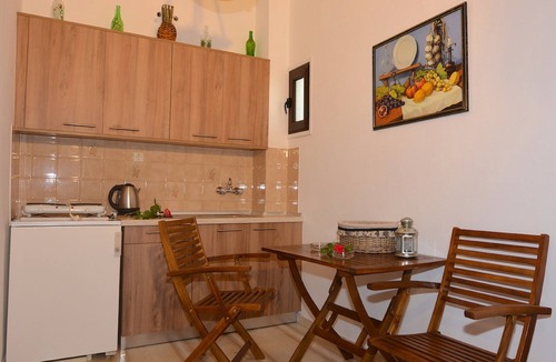Melikia House | Alexandra Apartments