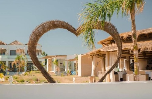 Haraki Apartment | Alia Beachfront Suites and Spa