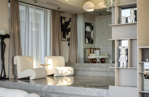 Polichrono Villa | Alicanto K1