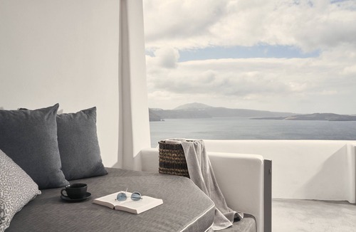 Oia House | Alisaris Caves