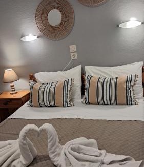 Skiathos Town Apartment | ALKMENE STUDIOS