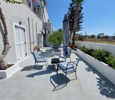 Kamari Hotel | Alkyon Hotel