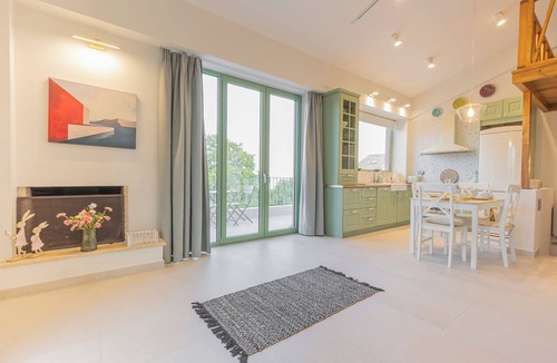 Katakolo Apartment | ALKYONI 2, a sea view elegant loft apartment near Katakolo.