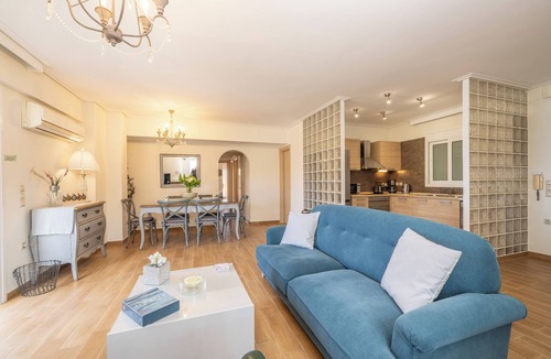 Karavomylos Apartment | ALKYONI-Magnificent Seaview -Waterfront-110sq m- Beautiful decoration-1st floor