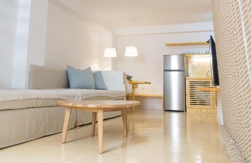 idhra Apartment | Alleyway House