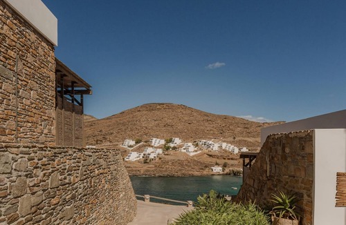 Kithnos Apartment | Alluring Kythnos Suite | Thebes Suite | Breathtaking Sea Views | Spacious.