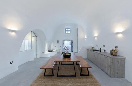 Vothon Apartment | Alluvial Santorini Suites