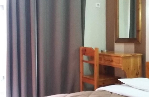 Omonia Hotel | Alma Hotel
