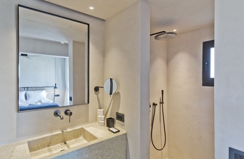 Amoopi Hotel | ALMI LUXURY ROOMS