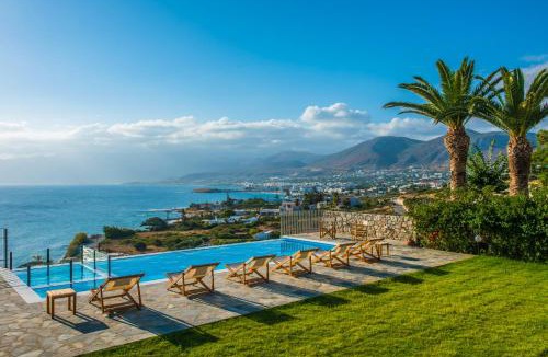 Anissaras House | Almyra Seaside Villa with Private Pool - Sleeps 9