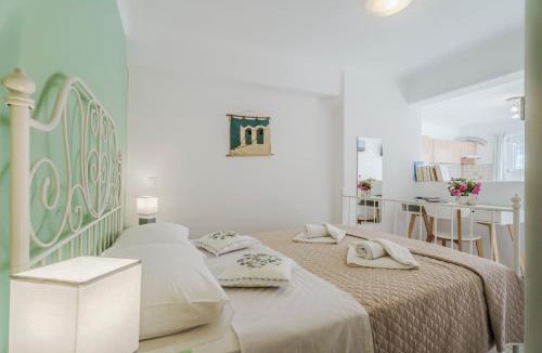 Lefkes House | Aloni Stone Studio with Private Parking