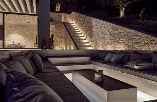 Akrotiri Villa | Alpha Villa - A Leading Luxury Villa!