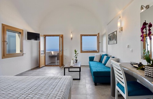 Finikia House | Alyvia Suites