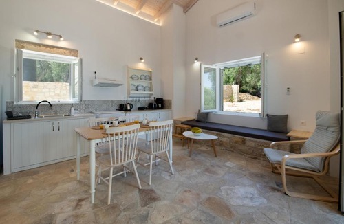 Magazia House | Amaranthus house