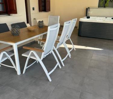 Lardos Hotel | Amaryllis front beach hotel