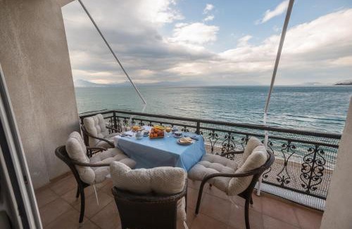 Loutraki Apartment | Amazing condo by the beach