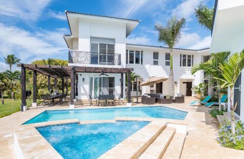 Bavaro Villa | Amazing Private Villa with Chef and Maids