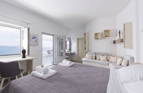 Oia Hotel | Ambition Suites