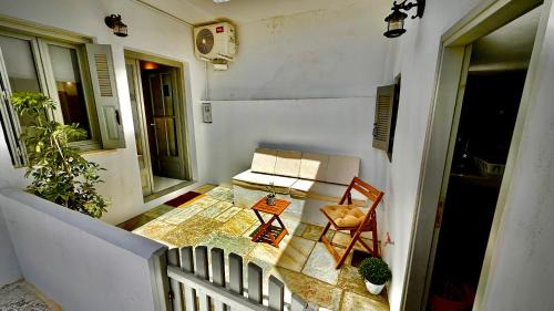 Skyros Town Apartment | Amerissas studios 3