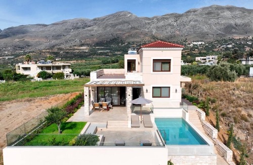Lefkogeia Villa | Amorelia Casa