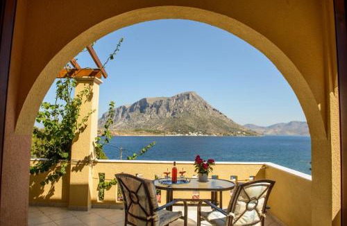 Kamari Apartment | Amphitrite