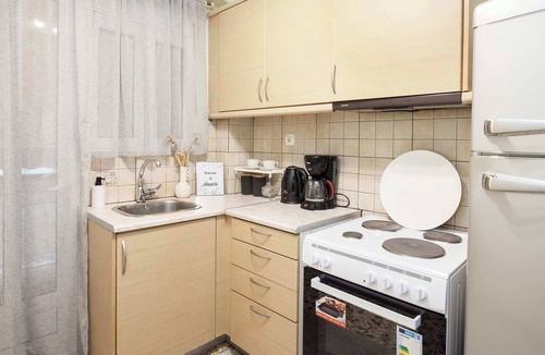Keratsini-Drapetsona Apartment | Anaris 2 Bd Balcony Hidden Gem in Drapetsona