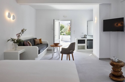 Finikia Hotel | Anchor Suites