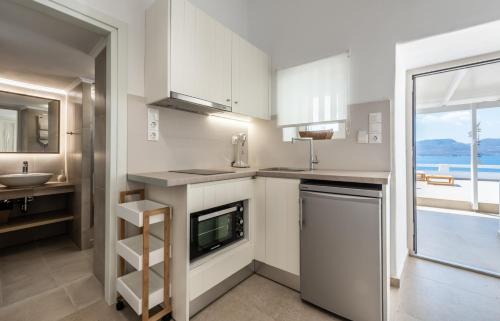Milos Apartment | Anemi Suites