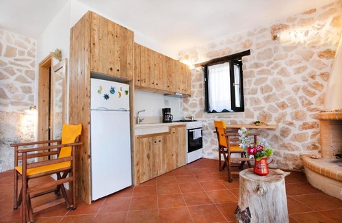 Elation House | Anemos