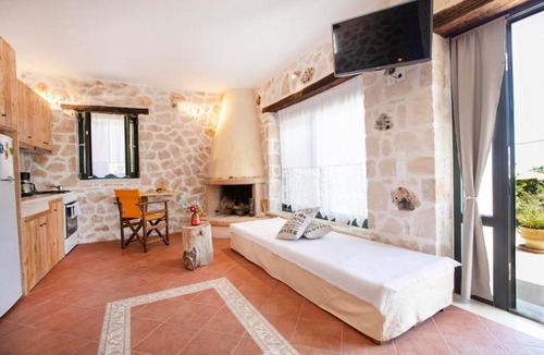 Elation House | Anemos
