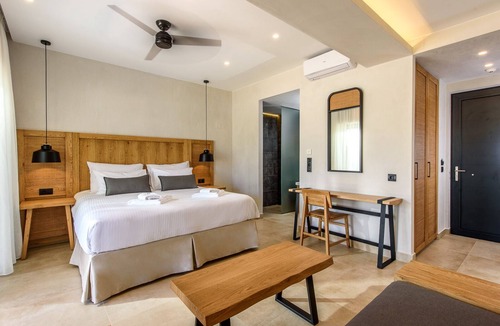 Malia Hotel | AneSea Hotel