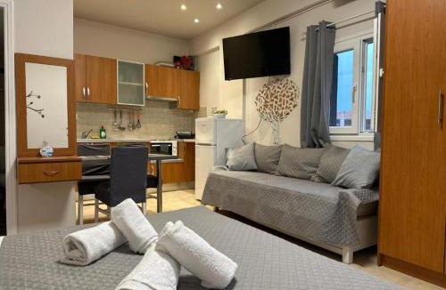 Ipsos Apartment | Angeligue Studio with Balcony