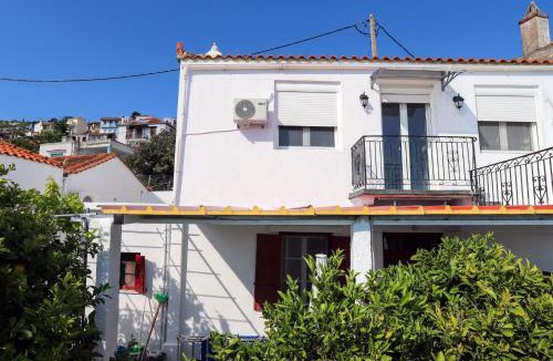 Glossa House | Angelina's House