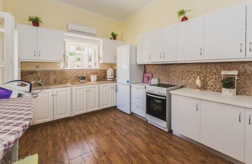 Drapanos House | Angels’ Home- Modern & Comfy, Fully equipped 3BD