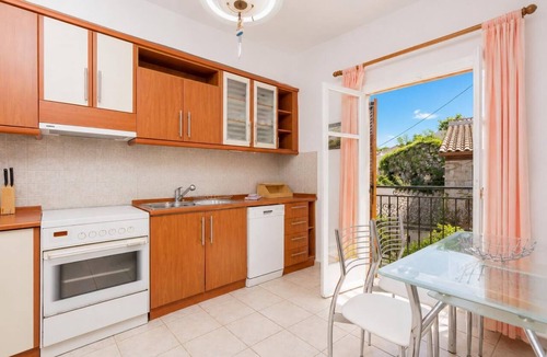 Agios Stefanos Apartment | Anna Apartment - Three Bedroom Apartment, Sleeps 6
