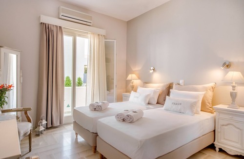 Parikia Hotel | Anna Platanou Hotel
