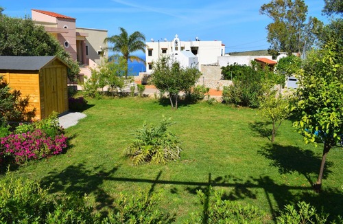 Megala Chorafia Villa | Anna's Unique Stone House with Pergola & Garden